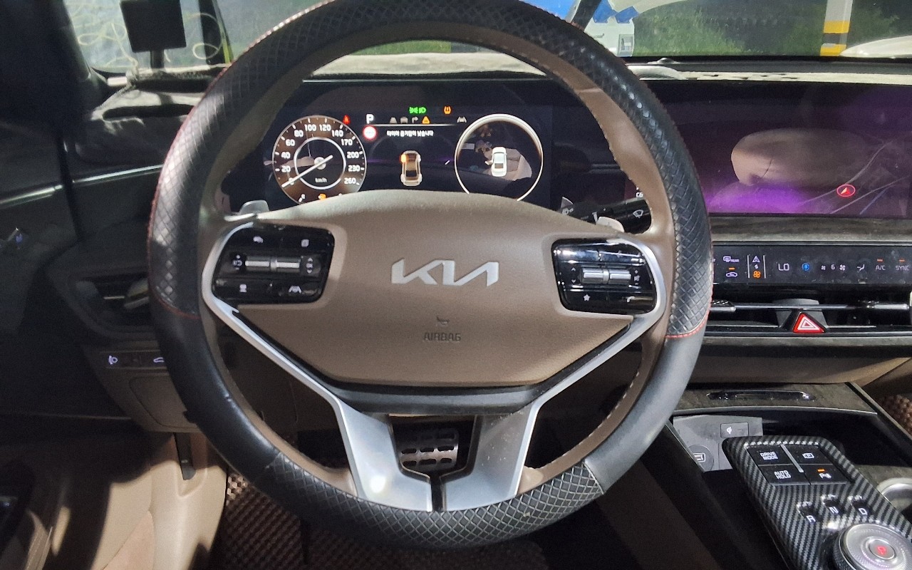 2022 - kia k8