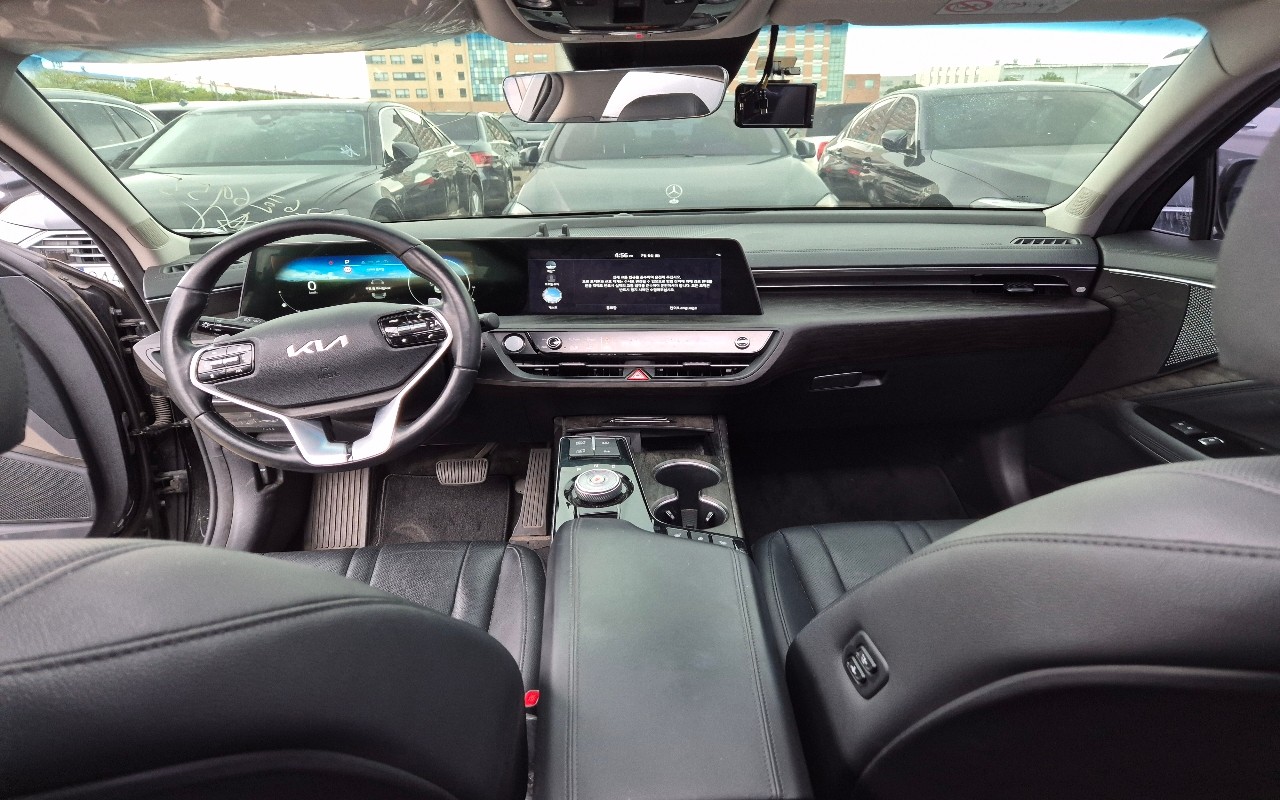 2022 - kia k8