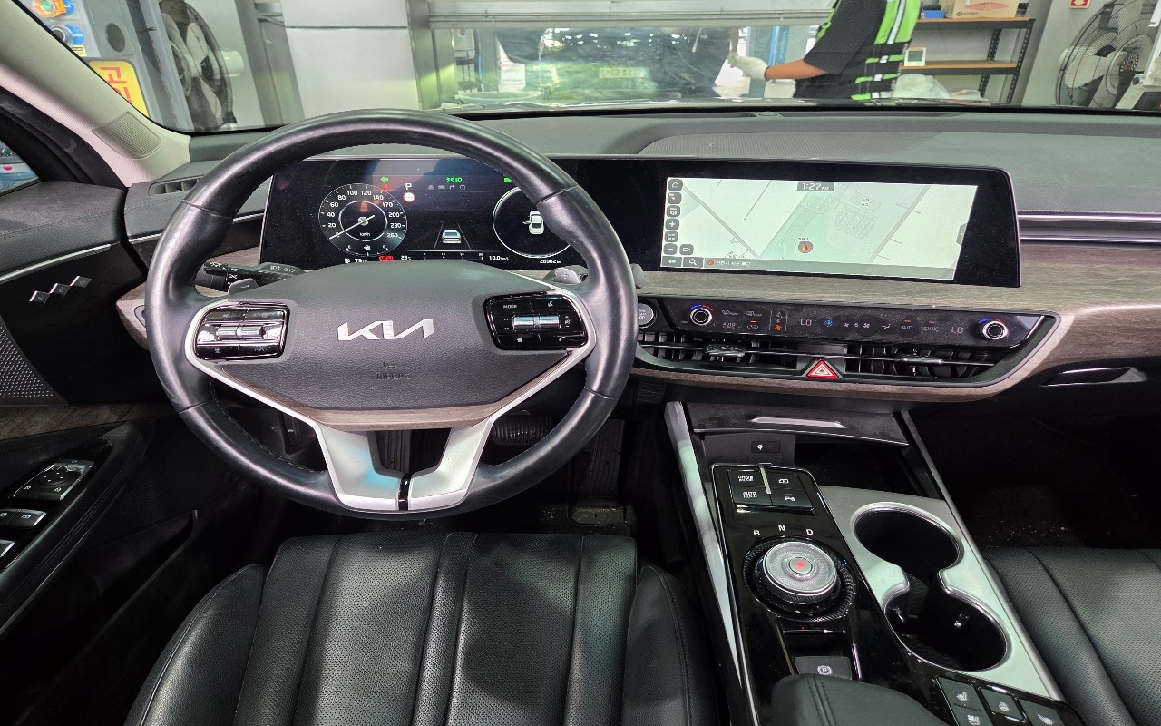 2023 - kia k8