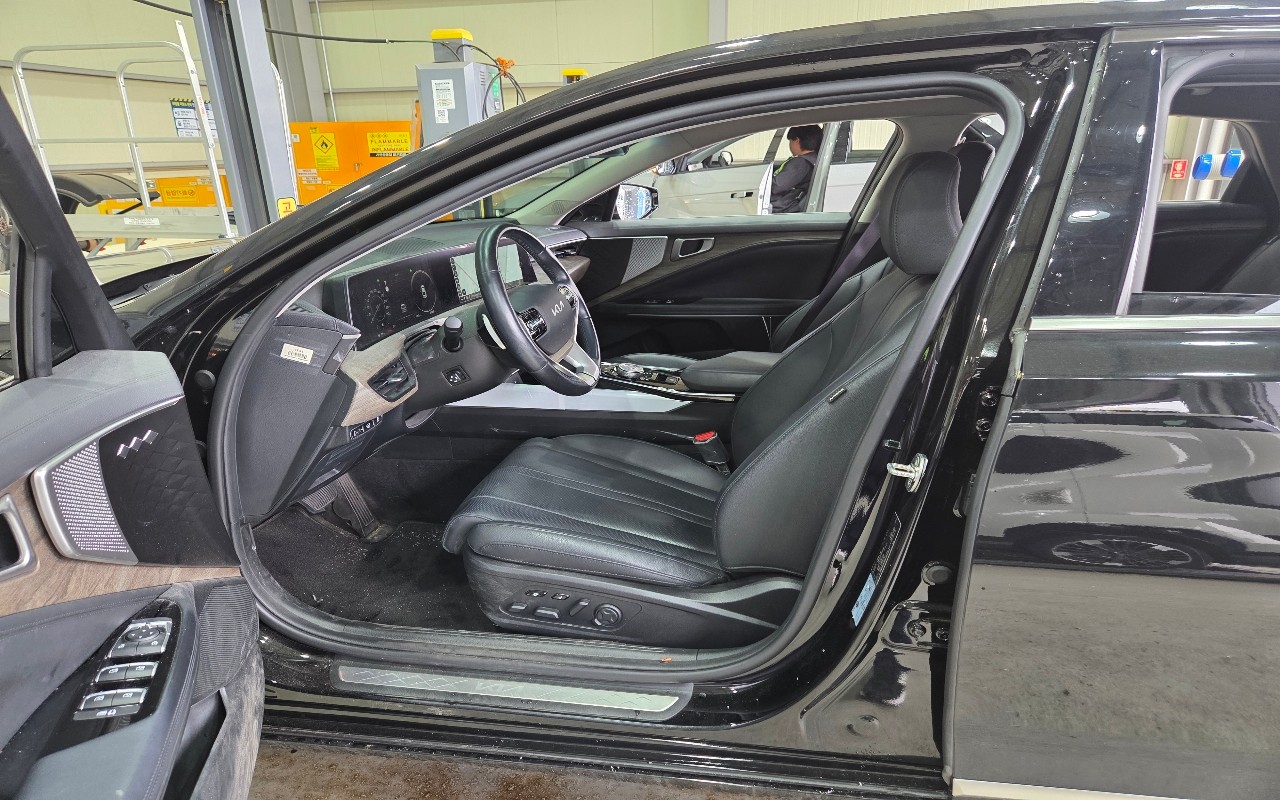 2023 - kia k8