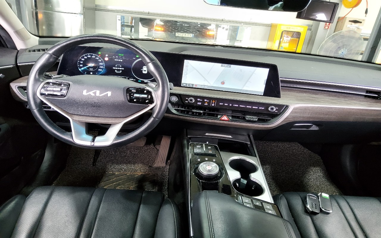 2023 - kia k8