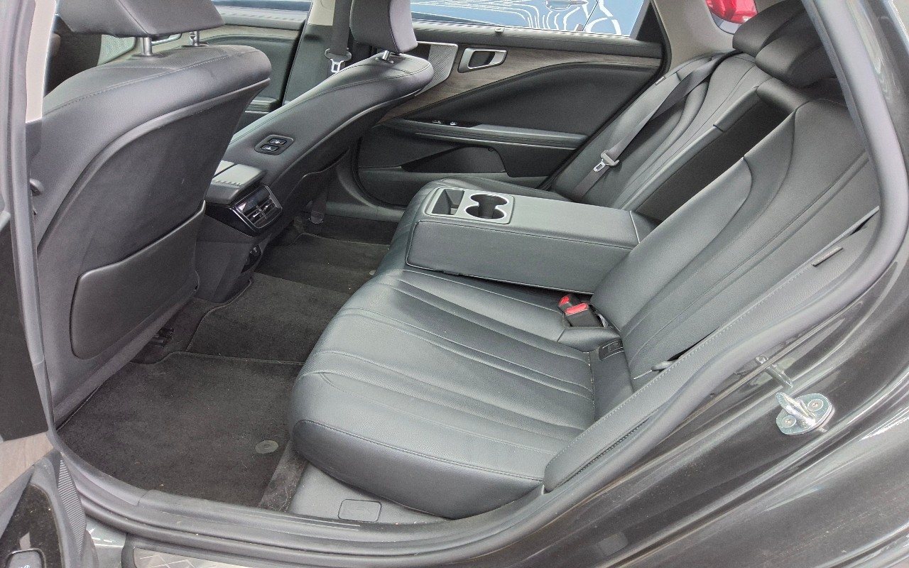 2023 - kia k8