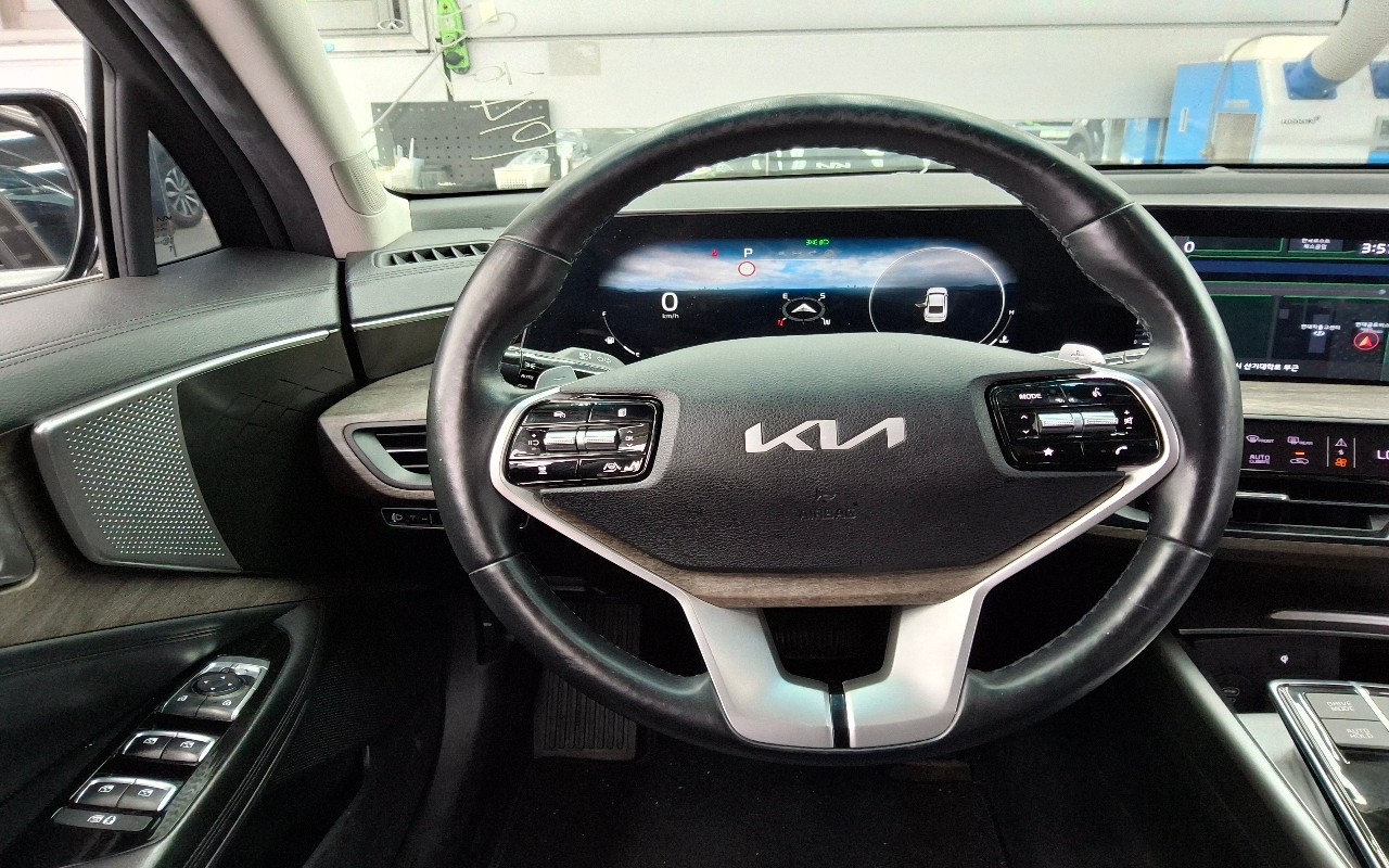 2023 - kia k8
