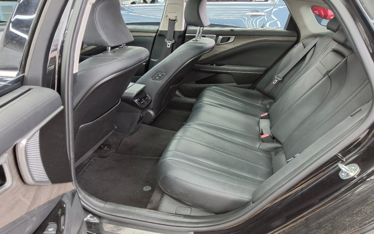 2023 - kia k8