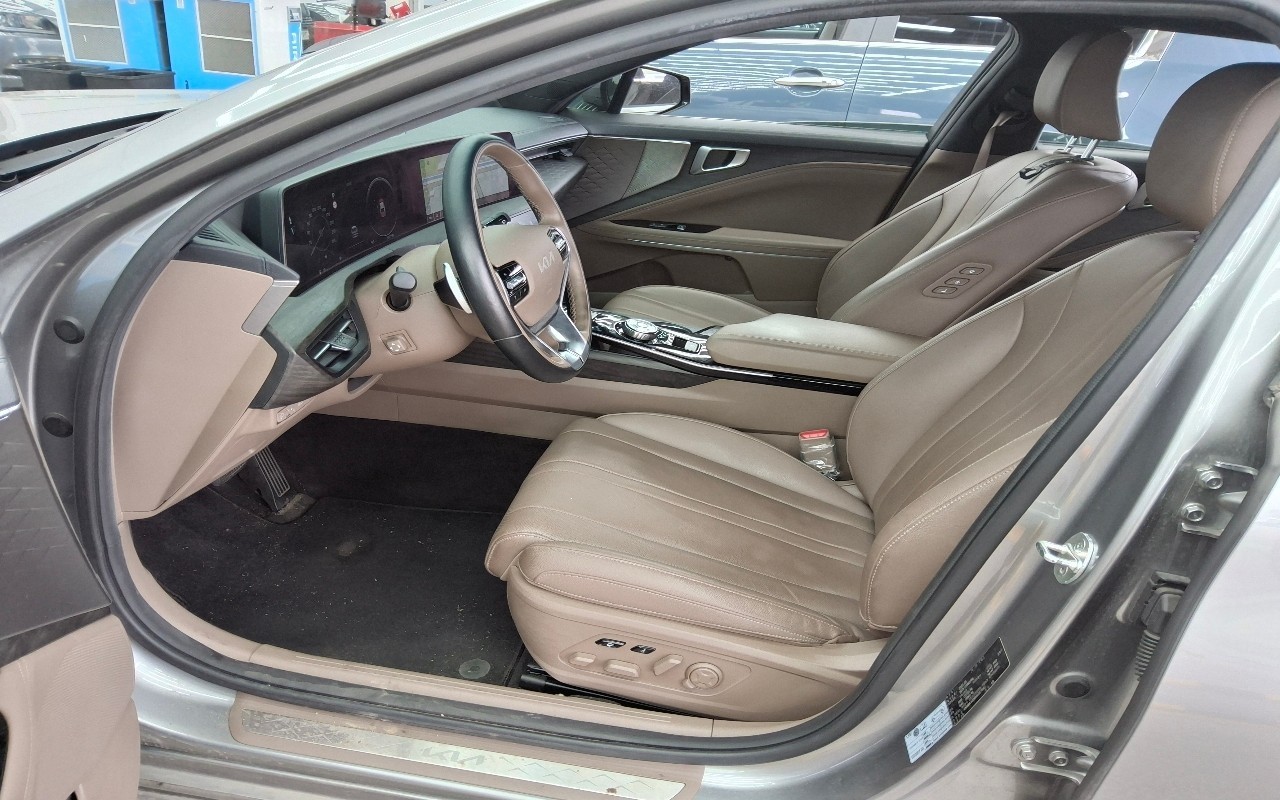 2022 - kia k8