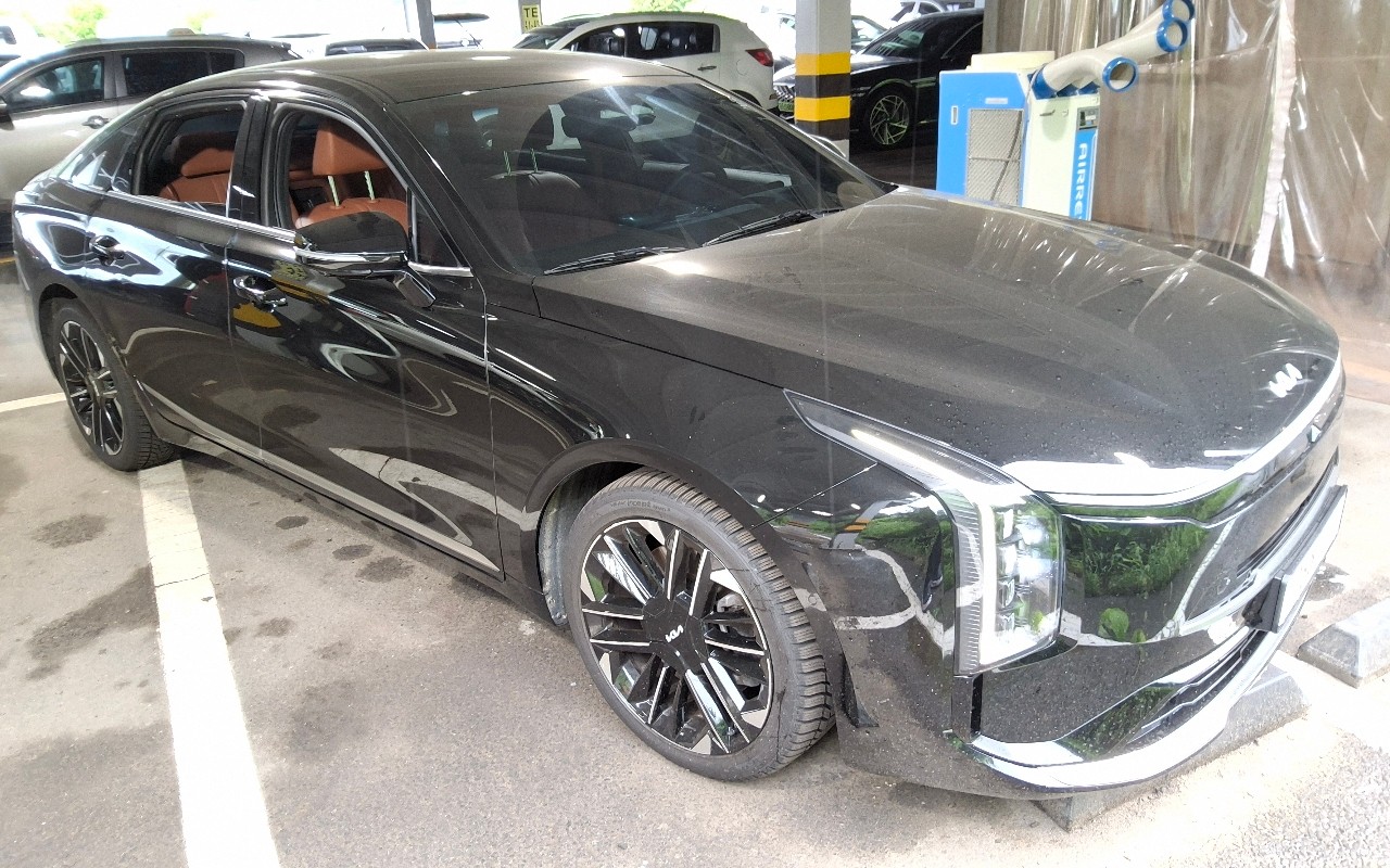 2025 - kia k8