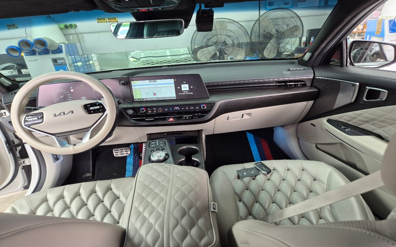 2023 - kia k8