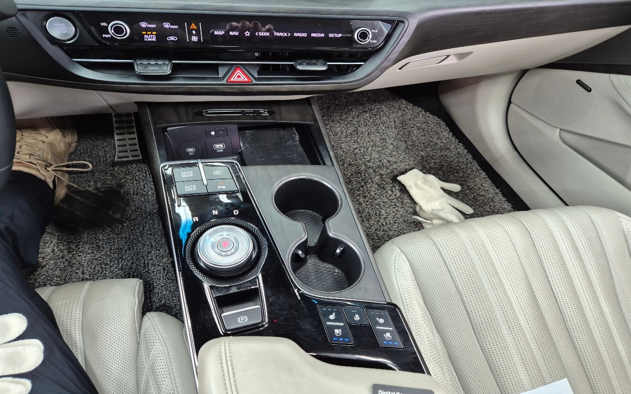 2023 - kia k8