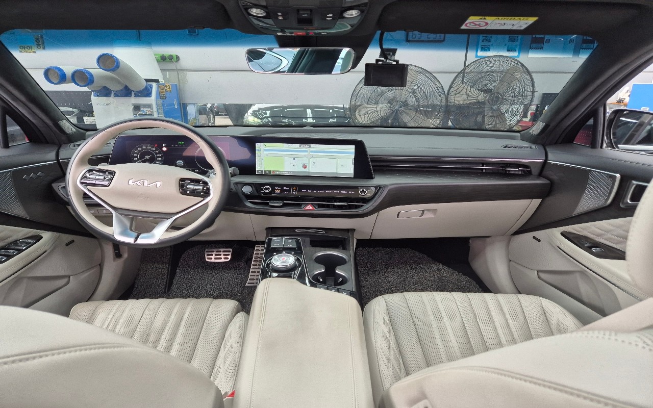 2023 - kia k8