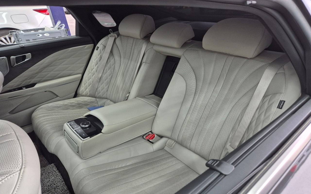2023 - kia k8