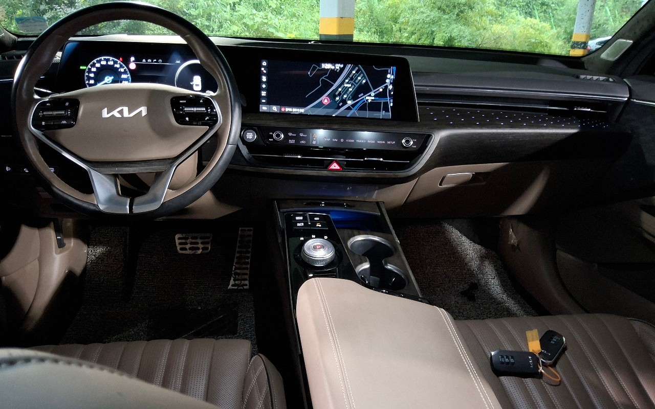2023 - kia k8