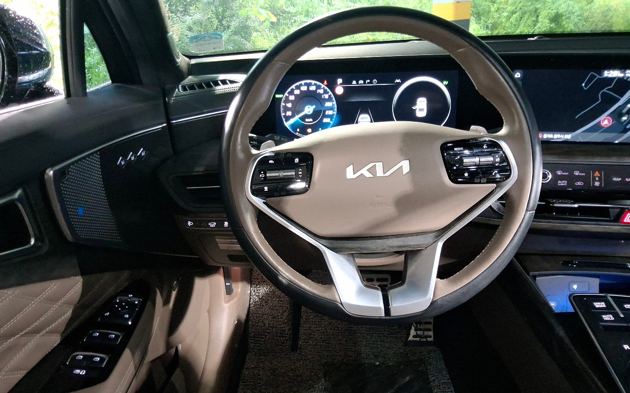 2023 - kia k8