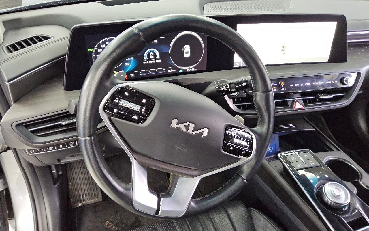 2023 - kia k8