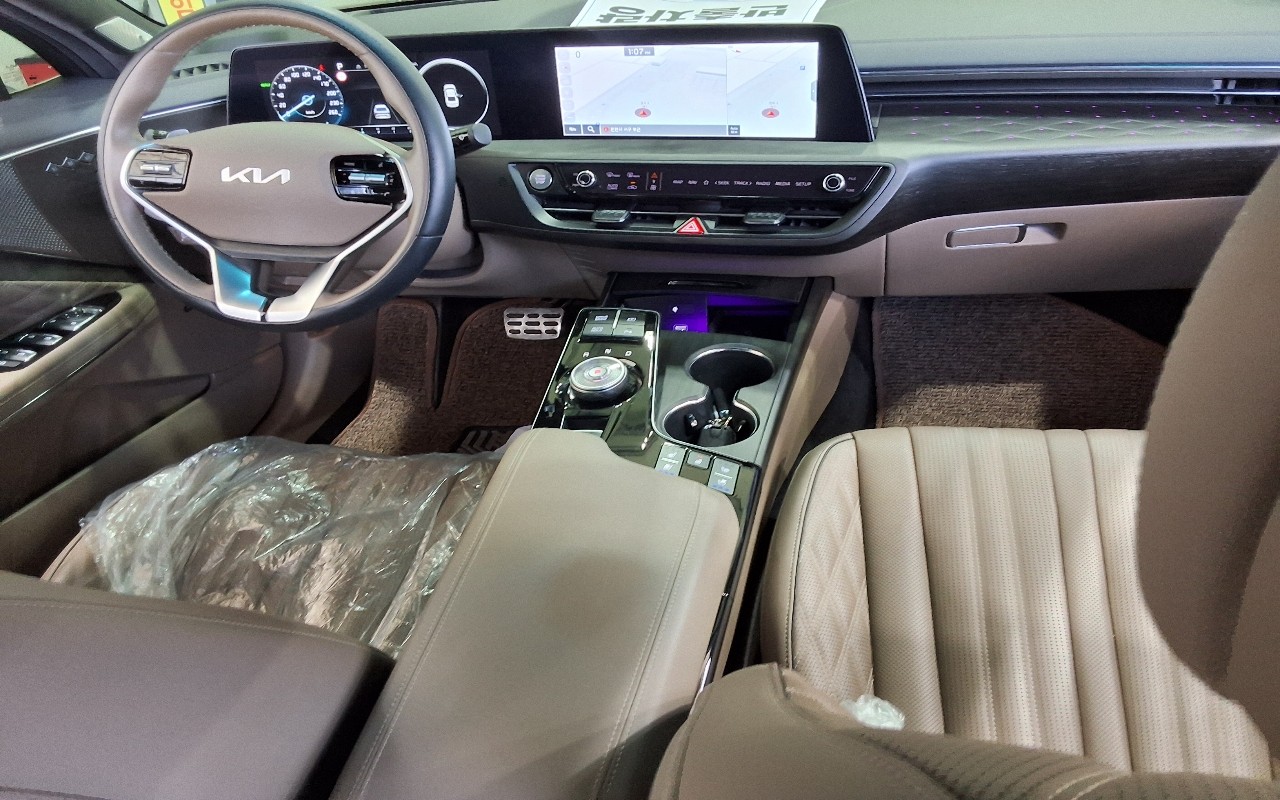 2023 - kia k8