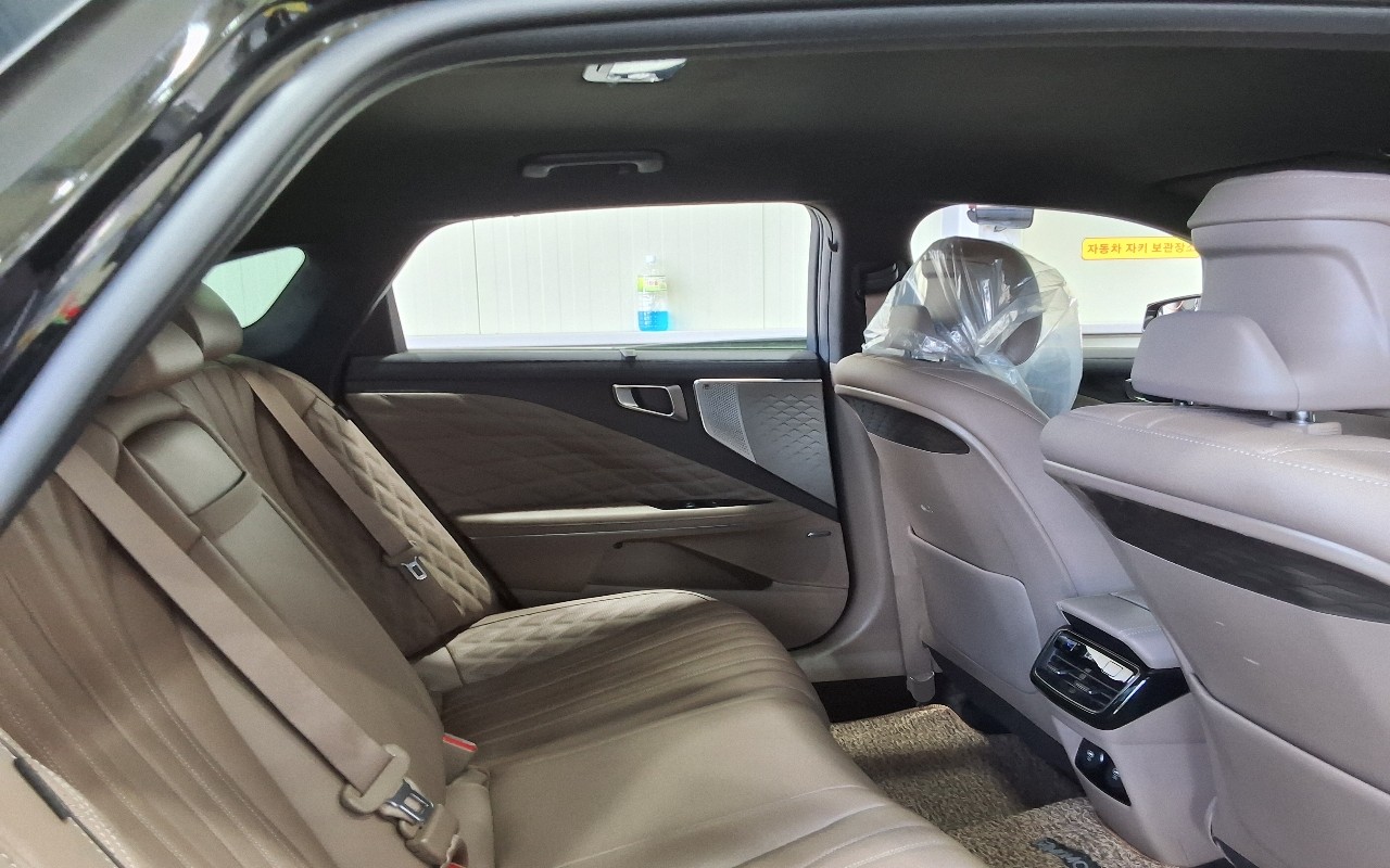 2023 - kia k8