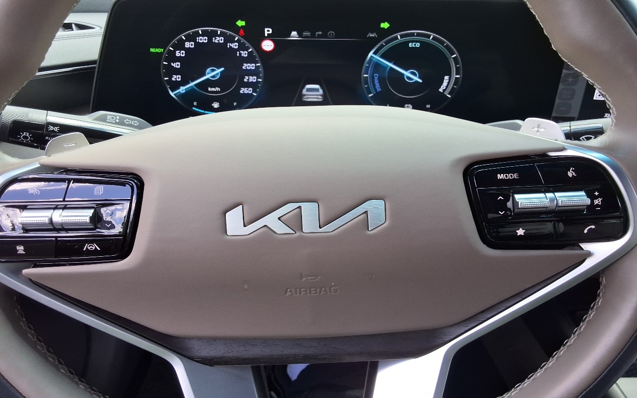 2023 - kia k8
