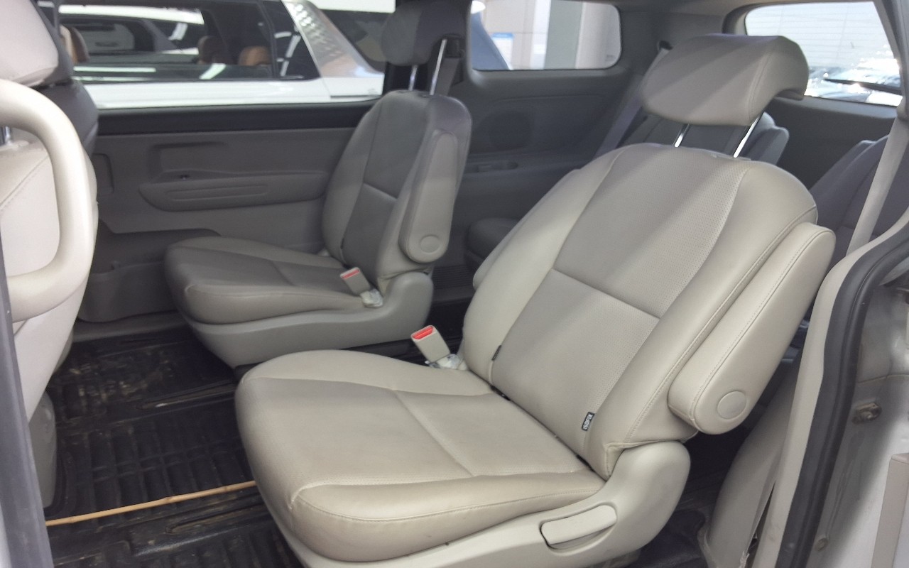 2019 - kia carnival