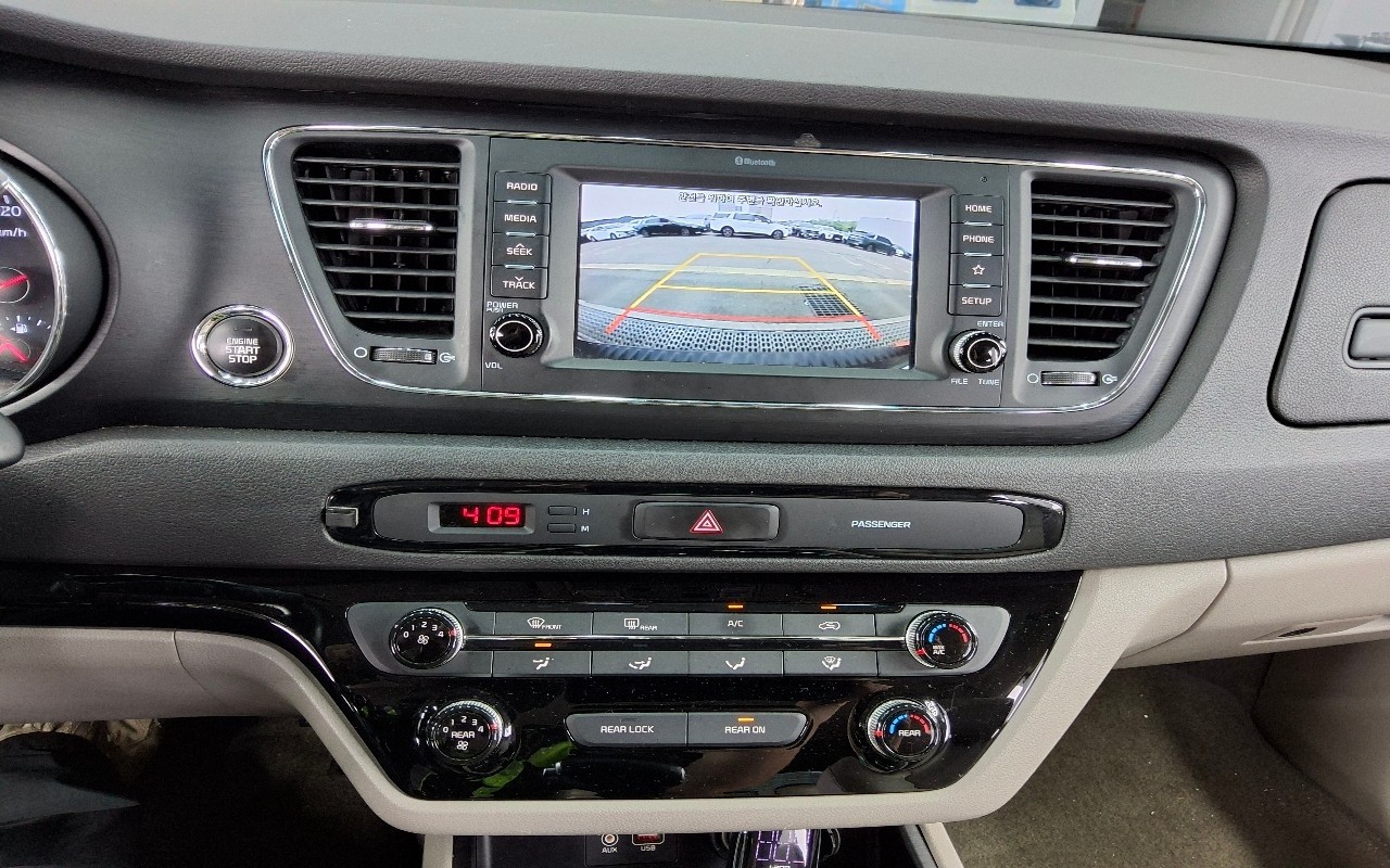 2019 - kia carnival