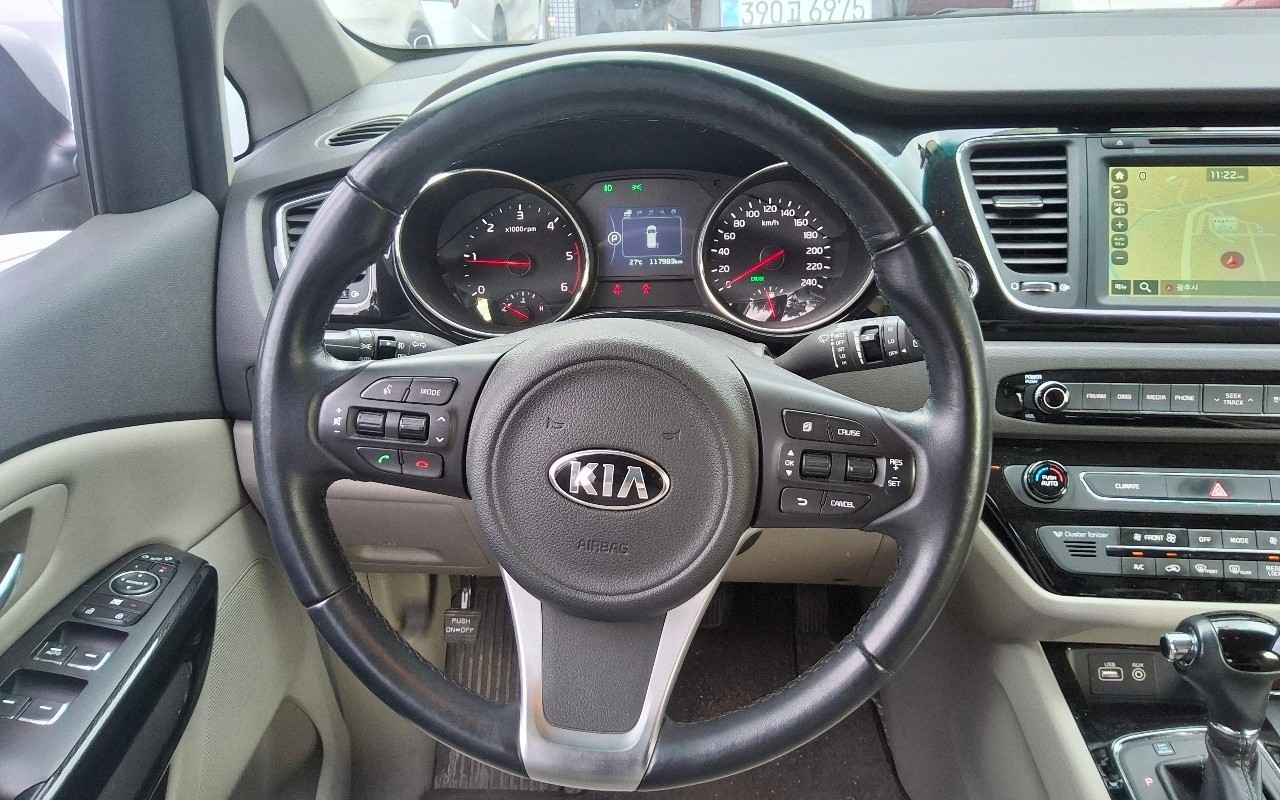 2016 - kia carnival