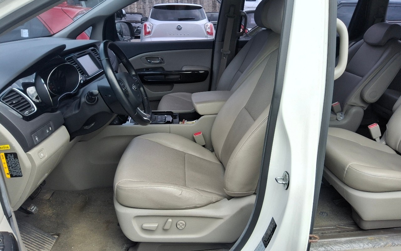 2016 - kia carnival
