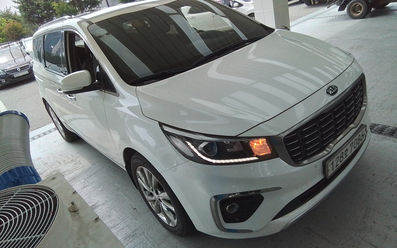 2020 - kia carnival
