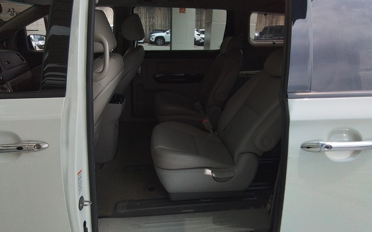 2020 - kia carnival