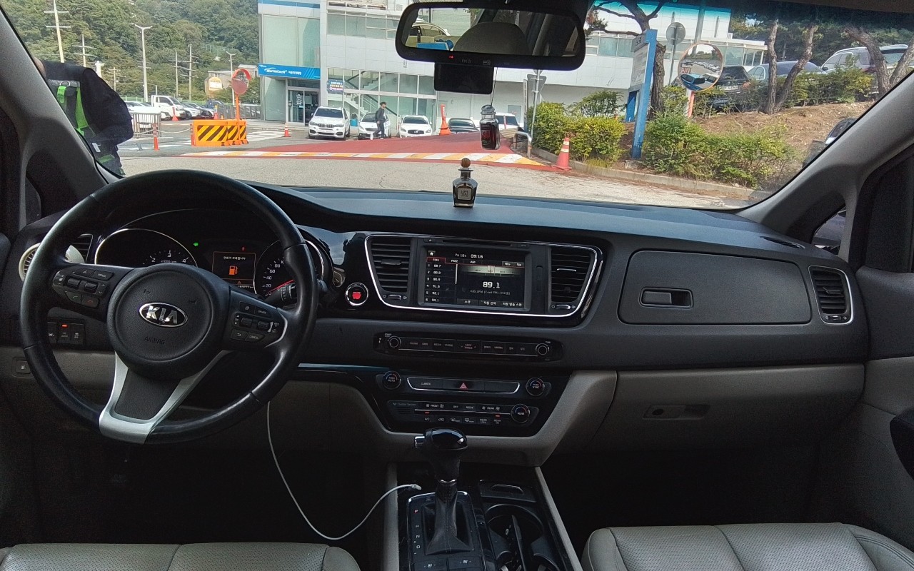 2016 - kia carnival