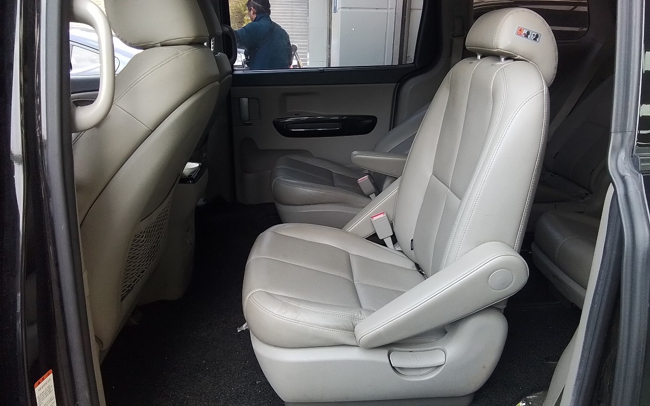 2016 - kia carnival