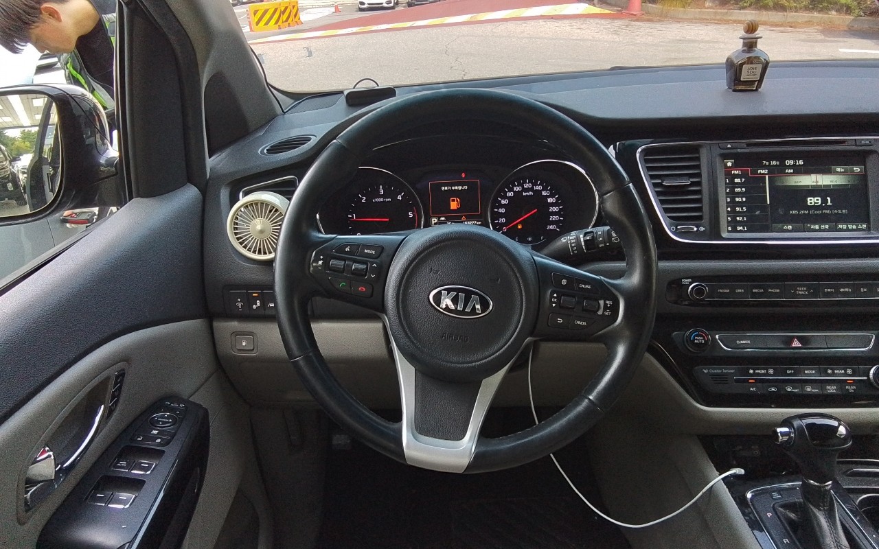 2016 - kia carnival