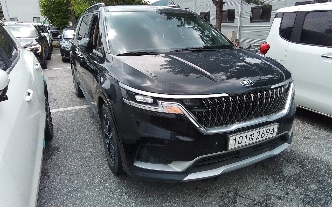 2021 - kia carnival
