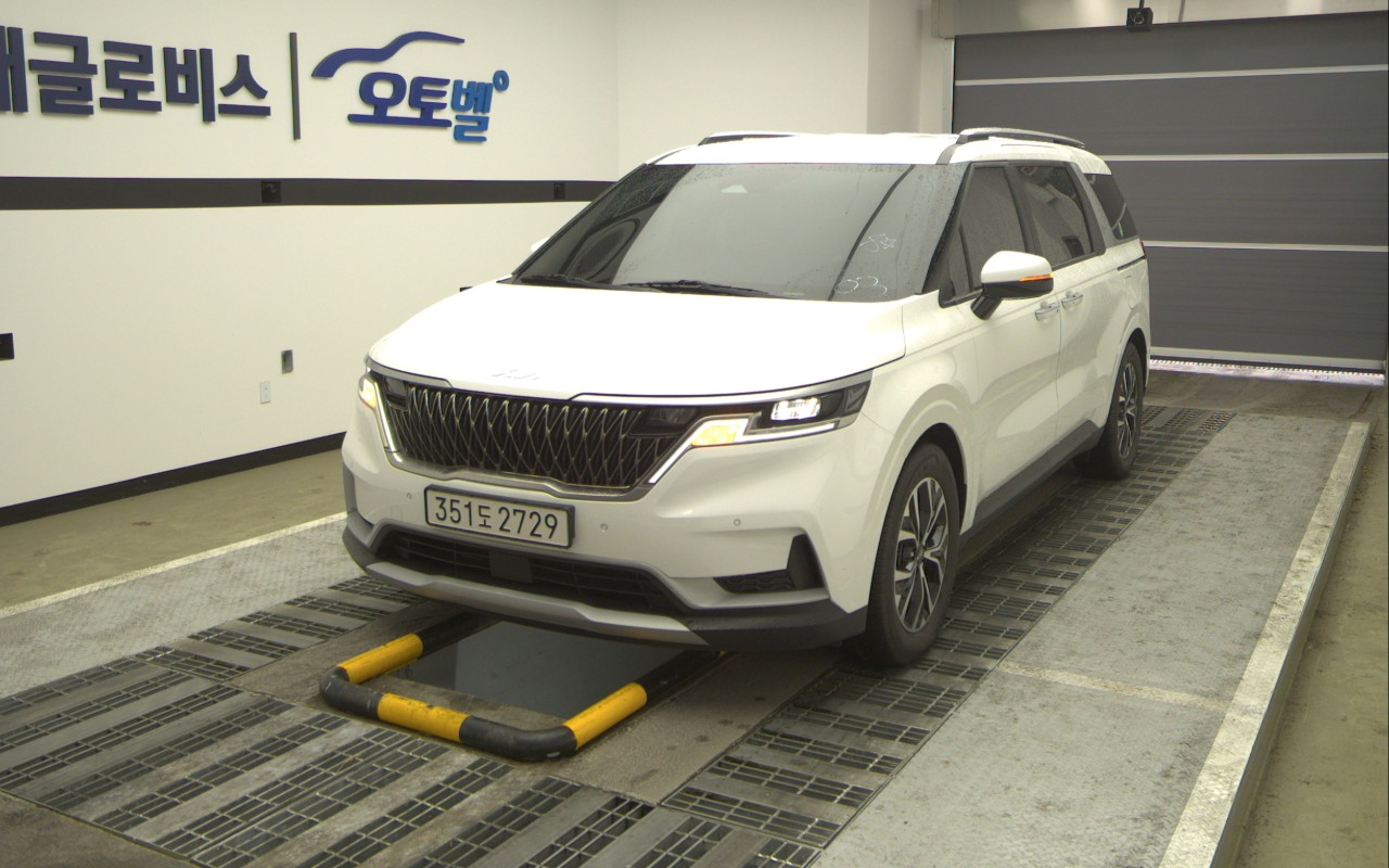 2023 - kia carnival