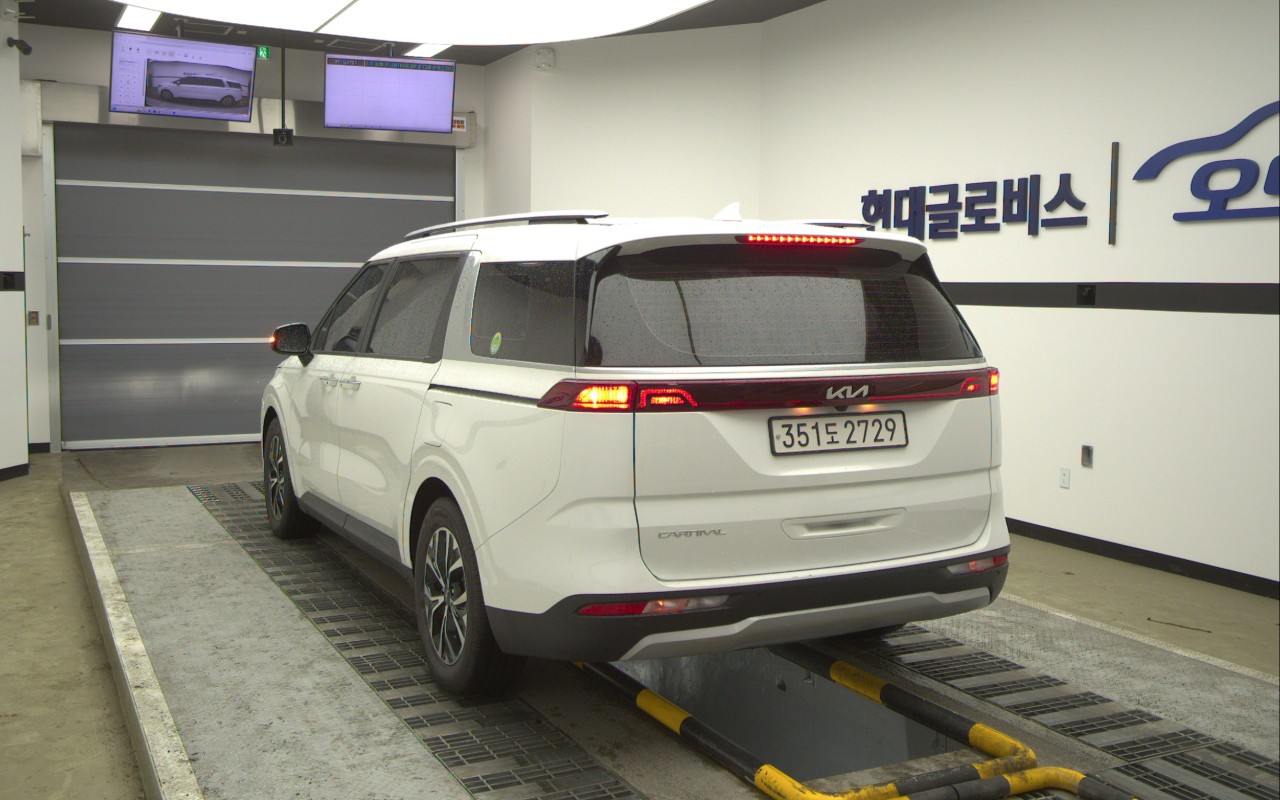 2023 - kia carnival