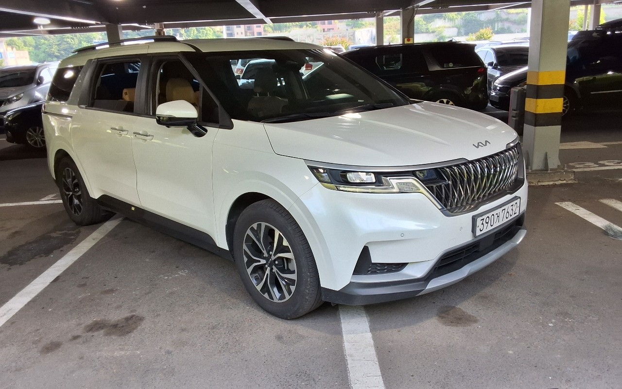 2023 - kia carnival