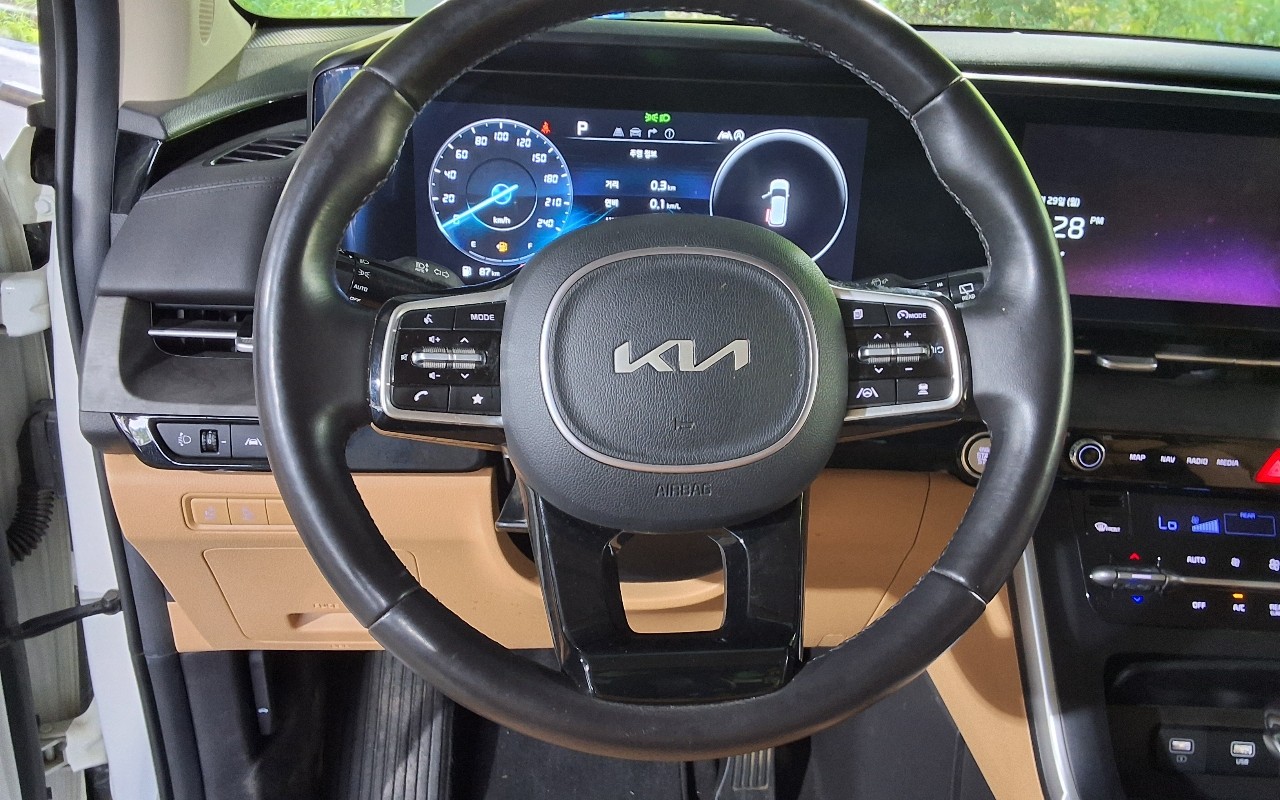 2023 - kia carnival