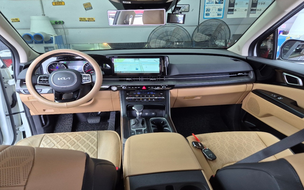 2023 - kia carnival