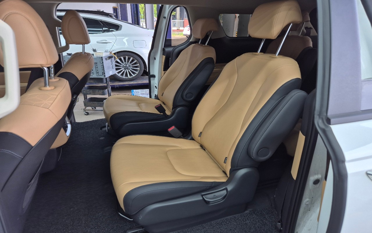 2023 - kia carnival
