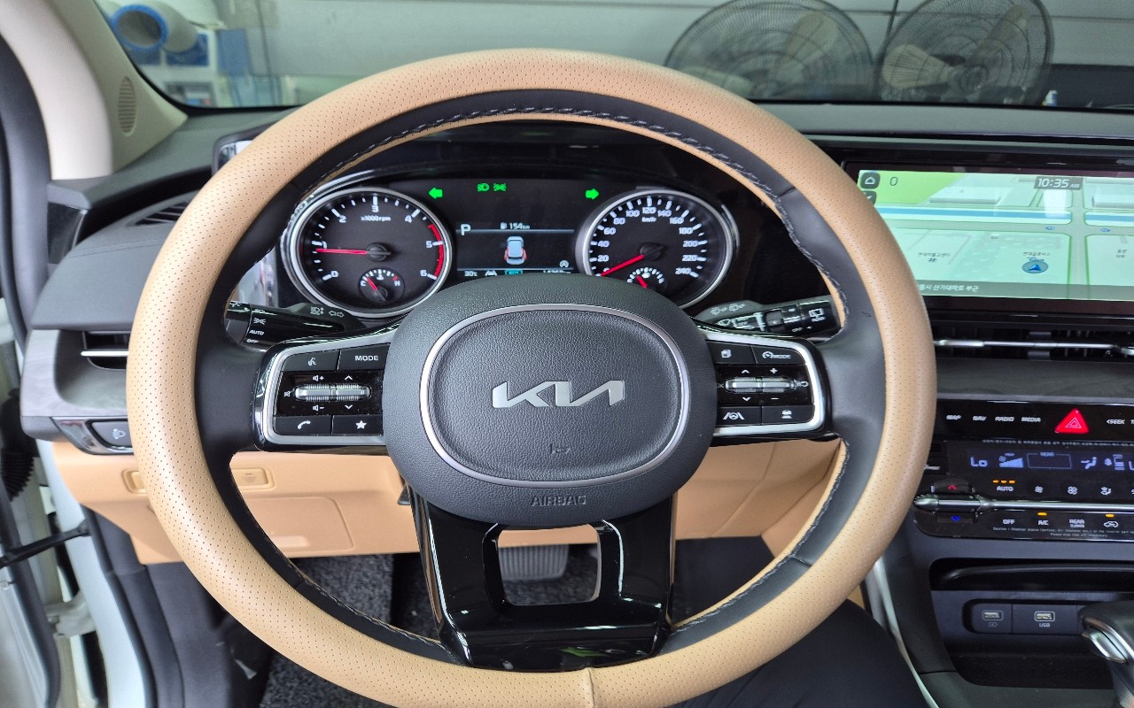 2023 - kia carnival