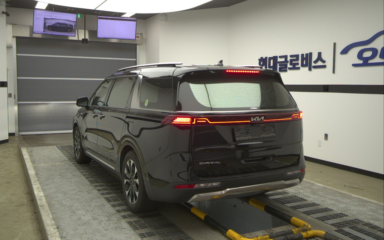 2023 - kia carnival