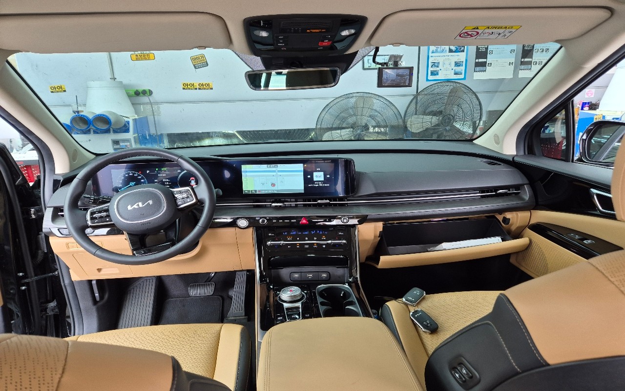 2023 - kia carnival