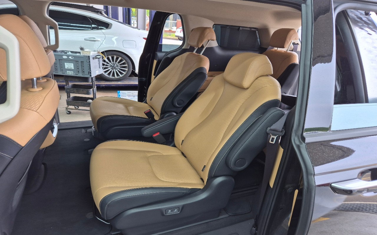 2023 - kia carnival