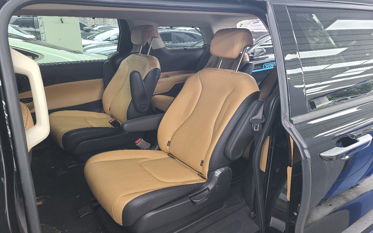 2023 - kia carnival