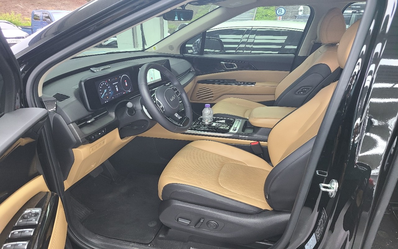2023 - kia carnival