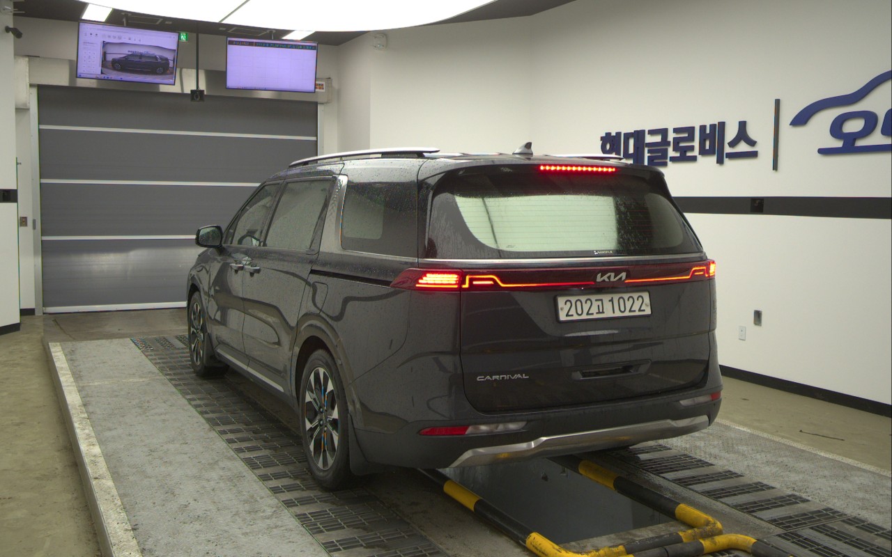 2022 - kia carnival