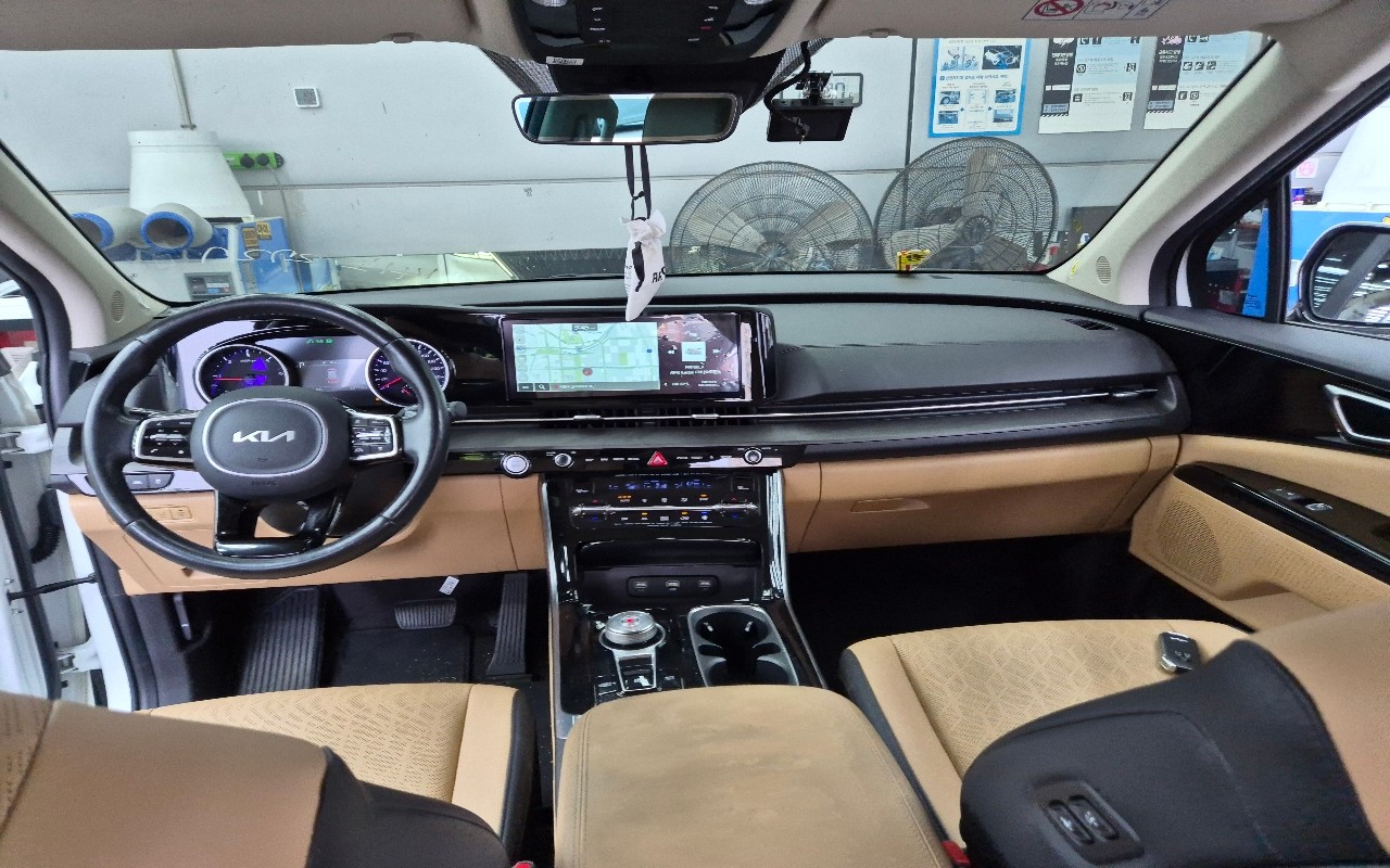 2022 - kia carnival