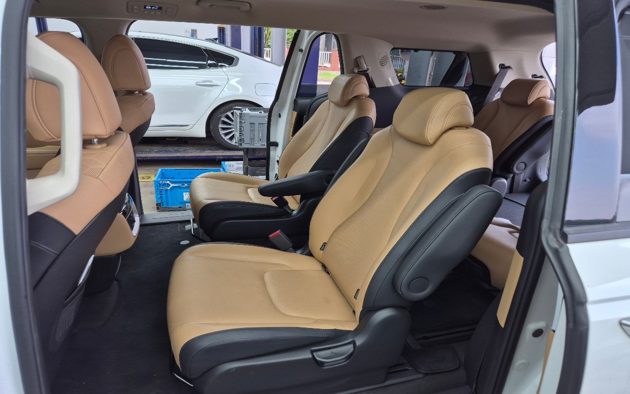 2022 - kia carnival