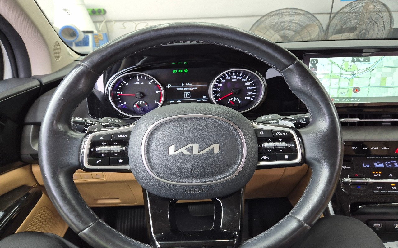 2022 - kia carnival