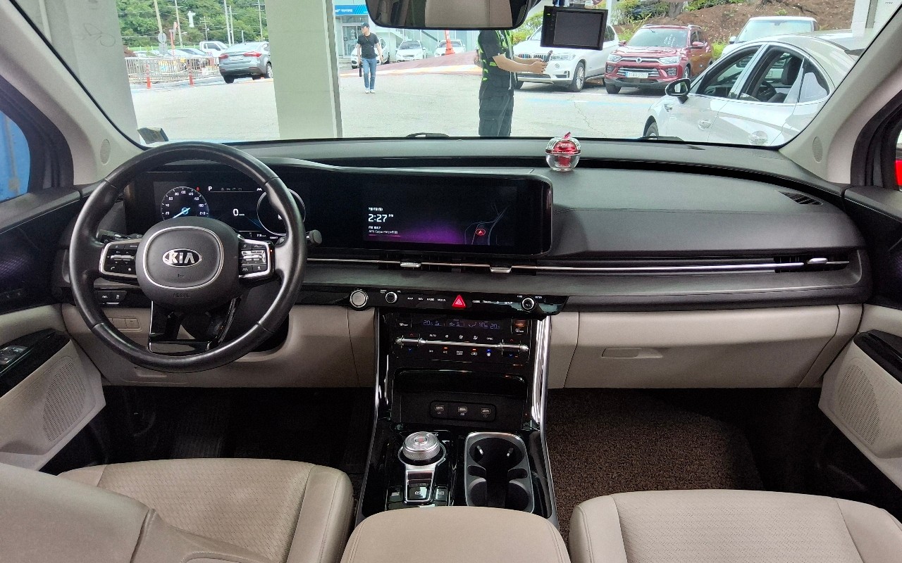 2021 - kia carnival