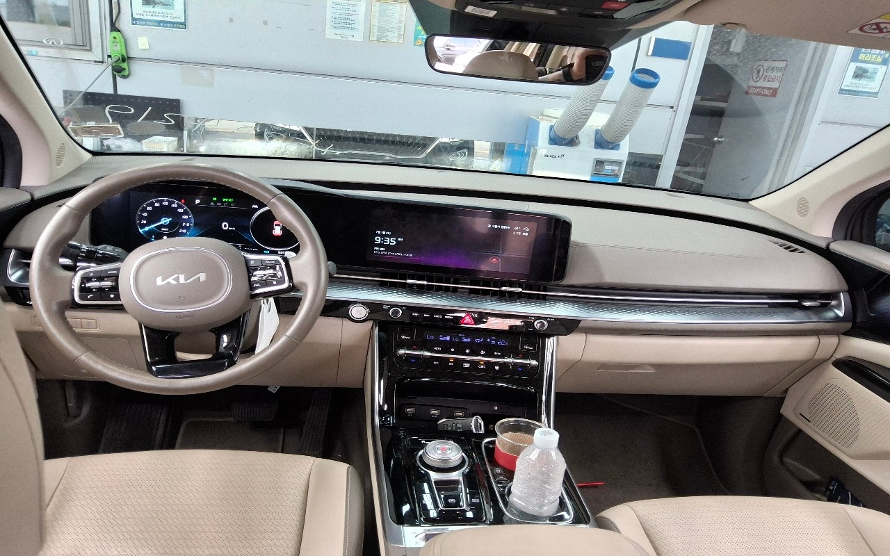 2023 - kia carnival