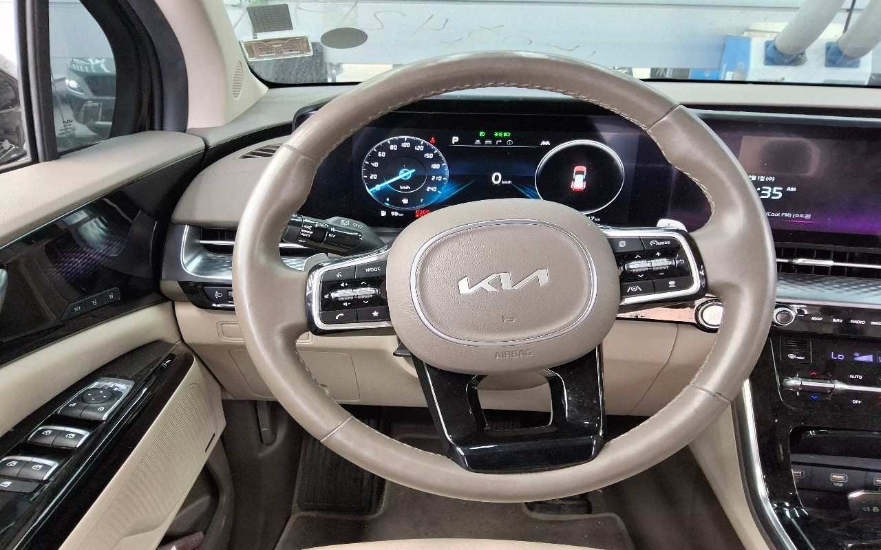 2023 - kia carnival