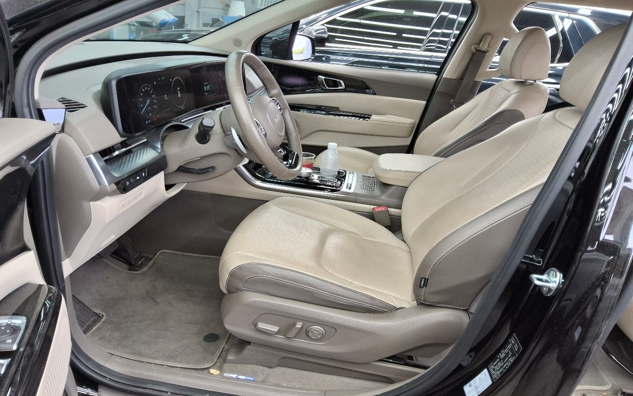 2023 - kia carnival
